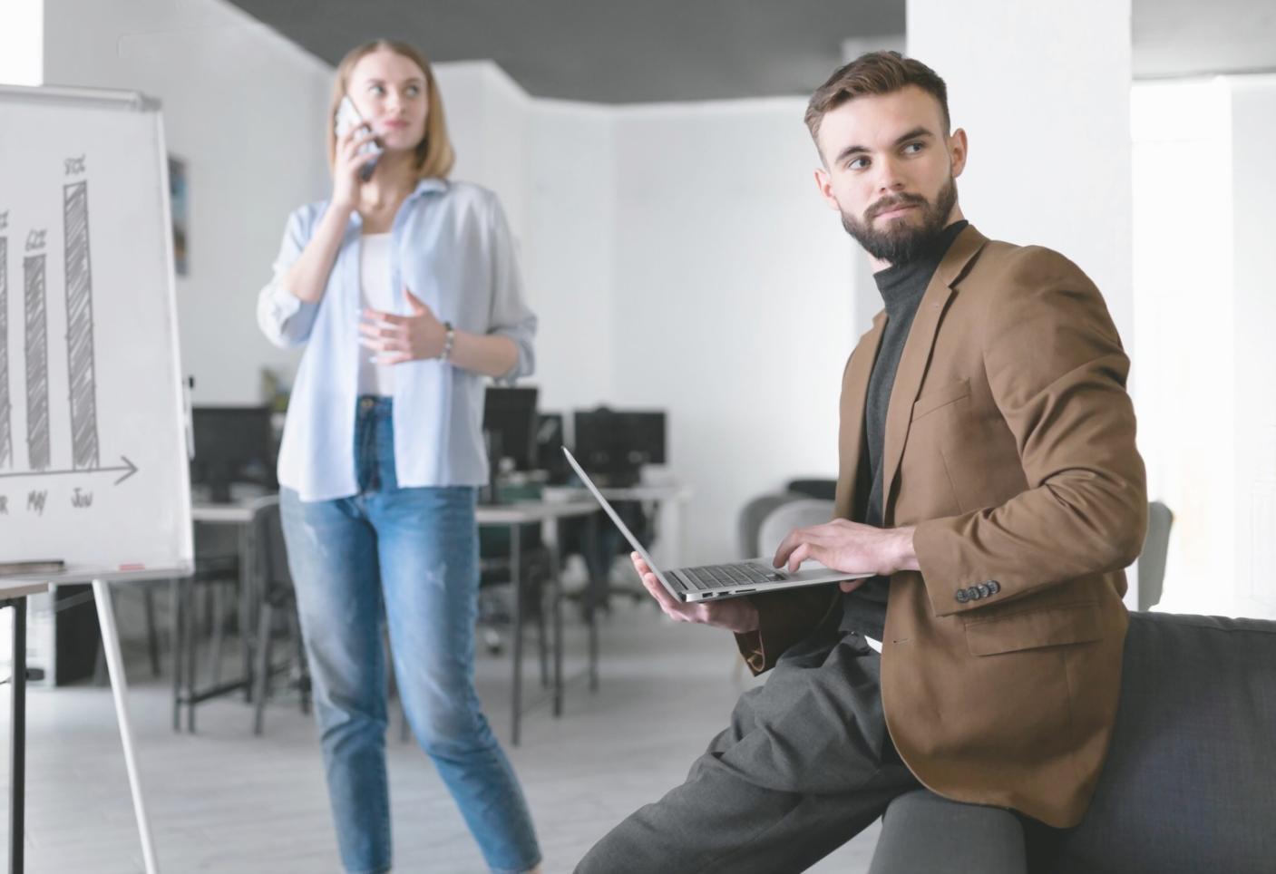 Équipe geluvexautero travaillant sur des solutions budgétaires personnalisées
